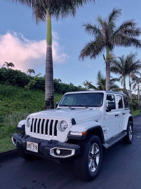 White Jeep Wrangler, Auto Jeep, White Jeep, Beach Cars, Vision Board Photos, Girly Car, Dream Cars Jeep, Lux Cars, Jeep Rubicon