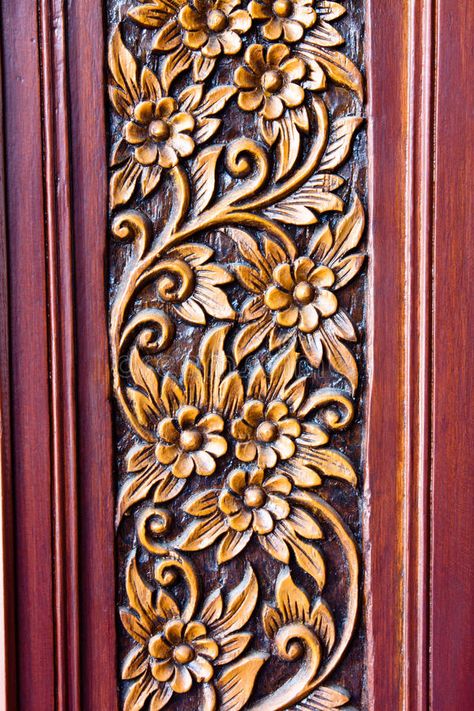 Wood Carving Of Flowers And Leaves Stock Image - Image of petal, brown: 16939231 Unique Wood Carving, Wood Carving Furniture, Hand Carved Teak, Door Design Wood, Furniture Design Wooden, Wood Carving Designs, Flower Carving, Wood Carving Tools, Wood Carving Patterns