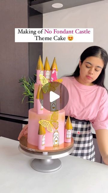 Pastel, How To Make Castle Cake, How To Make A Castle Cake, Castle Theme Cake, Diy Princess Cake, Castel Cake, Castle Cake Tutorial, Castle Cakes, Castle Cake Topper