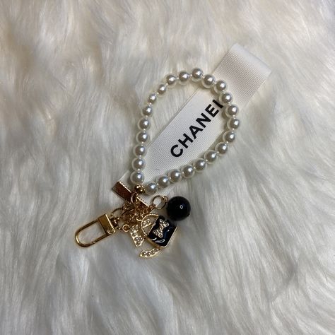 Authentic Chanel Holiday Ribbon Handmade Diy Bag Charm / Keychain Hardware And Pearl Strap Is Unbranded Price Is Firm Car Keys Accessories, Bag Charms Ideas, Chanel Keychain, Car Keys Keychain Ideas, Addicted Calloway Series, Cute Keychains For Car Keys, Bag Accessories Keychain, Classy Keychain, Bag Charms Diy