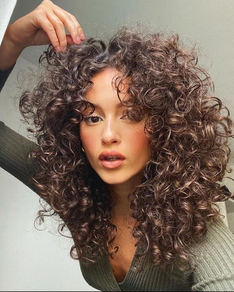 Curly Hair Tips, Natural Curly Hair Cuts, Curly Hair Photos, Hairdos For Curly Hair, Beautiful Curly Hair, Haircuts For Curly Hair, Curly Hair Inspiration, Curly Girl Hairstyles, Curly Hair Care