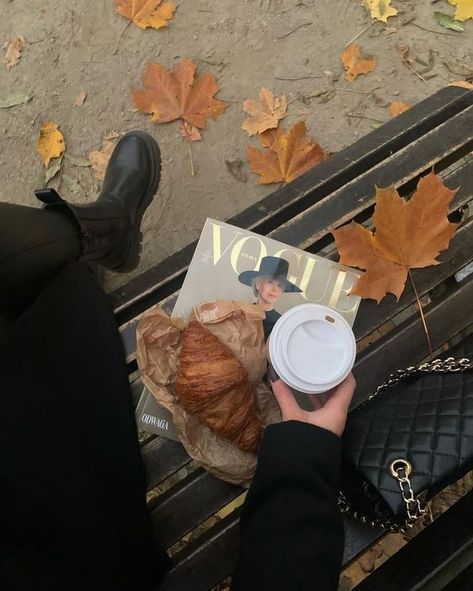 Instagram Rebrand, Gilmore Girls Seasons, Fall Mood Board, Red Season, Business Instagram, Fall Inspo, Fall Feels, Autumn Cozy, Foto Ideas Instagram