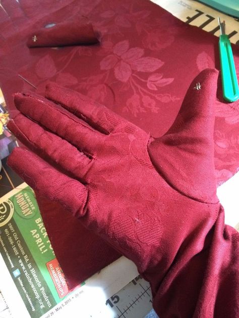 Tela, Molde, Glove Pattern Sewing, Diy Gloves Sewing, Make Gloves, How To Make Gloves, Gloves Diy, Glove Pattern, Gloves Pattern
