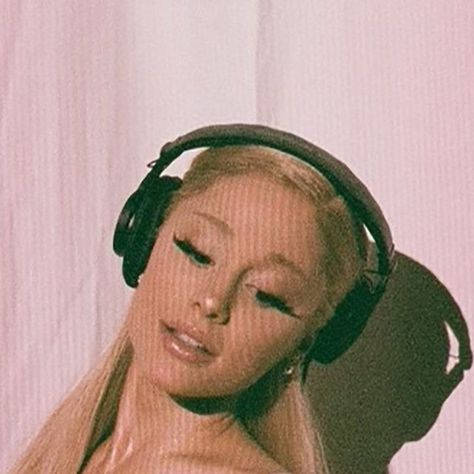 Pitchfork on Instagram: "Ariana Grande has released a new deluxe edition of her 2013 debut album, Yours Truly, to celebrate its 10th anniversary, and it features two new versions of “The Way” with Mac Miller. Listen now at the link in bio. 📷 by Shannon Beveridge #ArianaGrande #MacMiller" My Everything Ariana Grande, Ariana Grande Background, Ariana Grande Images, Ariana Grande Album, Glinda The Good Witch, Tenth Anniversary, She's A Lady, Ariana Grande Cute, Arianna Grande