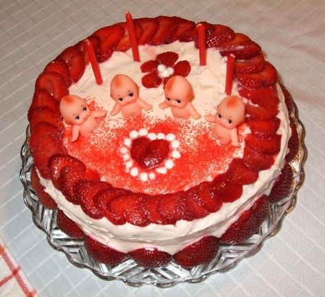 Ugly Cakes, Strawberry Baby, Funny Birthday Cakes, Funny Cake, Cute Baking, Pretty Dessert, Pretty Birthday Cakes, Cute Birthday Cakes, Cake Board