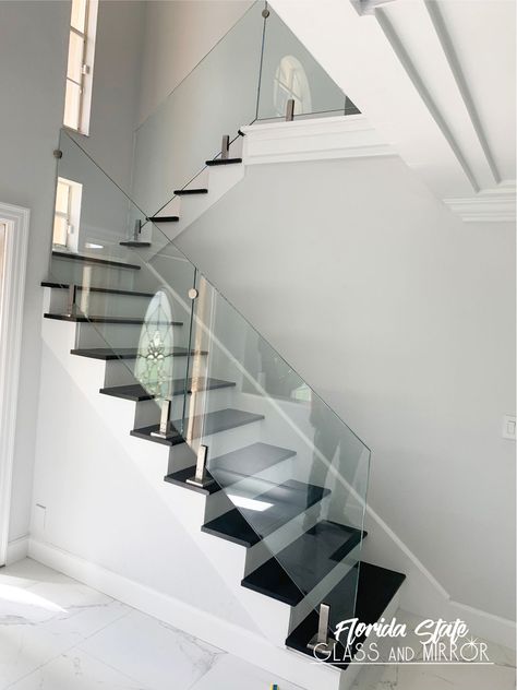 Glass Staircase Design, Staircase Glass Design, Staircase Balustrade, Glass Stairs Design, Reling Design, Staircase Glass, درابزين السلم, Glass Staircase Railing, Glass Stair