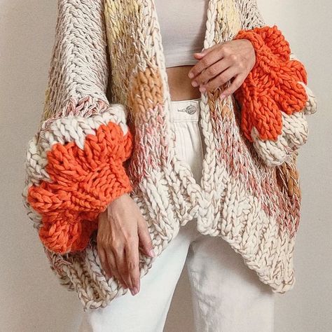Spin Outfit, Chunky Hand Knit, Knit Collage, Hand Knit Cardigan, Crochet Jacket Pattern, Diy Fashion Projects, Madder Root, Creative Knitting, Beginner Knitting Patterns