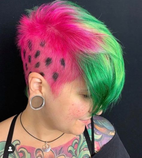 Hair Color Combos, Bright Hair Color, Friendship Bracelets Patterns, Extreme Hair Colors, Neon Hair Color, Diy Friendship Bracelets, Vibrant Hair Color, Two Color Hair, Yellow Hair Color