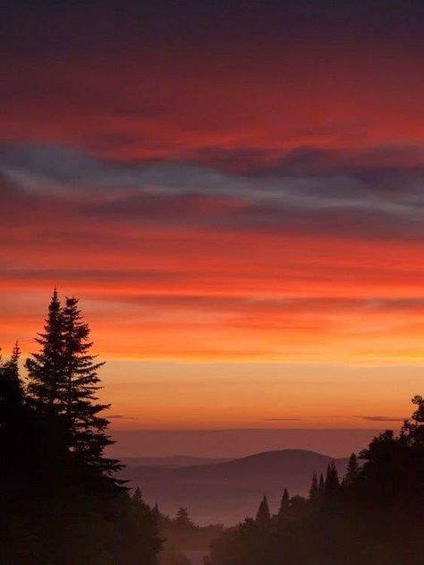 Mountain Sunset, Sunset View, Sunset Painting, Sunset Pictures, Sunset Views, Beautiful Sky, Sky Aesthetic, Beautiful Sunset, New Hampshire