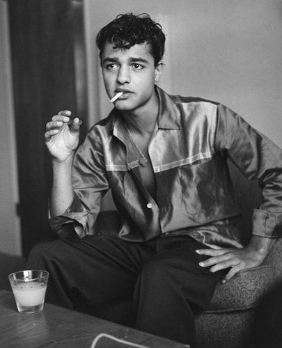 Sal Mineo photos, including production stills, premiere photos and other event photos, publicity photos, behind-the-scenes, and more. Sal Mineo, Evelyn Hugo, Classic Film Stars, Strange Events, Old Hollywood Stars, Best Supporting Actor, Famous Stars, Tv Actors, Grab Bag