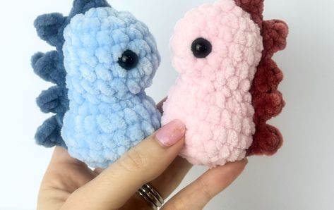 Amigurumi Patterns, Crochet Mini Squishmallow, Crochet Dino Tutorial, Crochet Arigumi Free Pattern Mini, Crochet No Sew Plush, Small Amigurumi Animals Free Pattern, Free Mini Dino Crochet Pattern, Tiny Crochet Plushies Pattern, Crochet Mini Dino Free Pattern