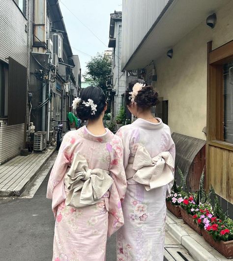 Japanese Exchange Student, Photo Japon, Julia Ma, Kimono Aesthetic, Lost In Japan, Japan Outfits, Japan Spring, Traditional Japanese Kimono, Kimono Outfit