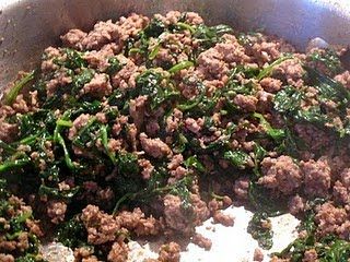 Try Ground Beef and Spinach! You'll just need 1 lb grass fed ground beef, 1/2 red onion, chopped, 1/2 tsp Cumin, 1/2 TBSP Garlic Powder, Pepper, 1 TBSP... Ground Meat And Spinach Recipes, Ground Beef And Fresh Spinach Recipes, Ground Beef And Spinach Recipes Healthy, Spinach And Beef Recipes, Ground Beef And Kale Recipes, Keto Ground Beef And Spinach Recipes, Spinach And Hamburger Recipes, Spinach And Ground Beef Recipes, Hamburger Spinach Recipes