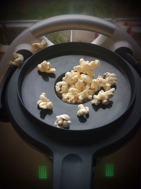 Popcorn aus dem Thermomix Paleo Recipes, Quiche, Popcorn, Cooking Popcorn, How To Make Popcorn, Thermomix Desserts, Läcker Mat, Thermomix Recipes, Paleo Dessert