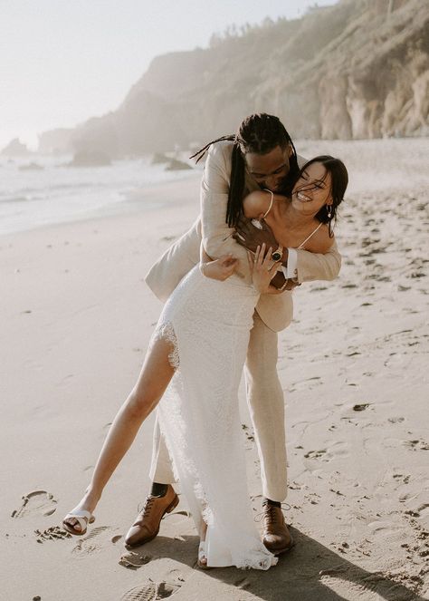 Malibu micro wedding elopement El Matador Beach + Point Dume nature cliffs bride groom ideas in soCal + San Diego stunning scenic epic locations to elope Laguna Beach National park Pacific Coast SoCal Southern California Beach Wedding Photography, Beach Wedding Photos, Strand Foto's, Wedding Pictures Beach, Beach Wedding Pics, Dream Beach Wedding, Wedding Portrait Poses, Wedding Picture Poses, Beach Wedding Inspiration