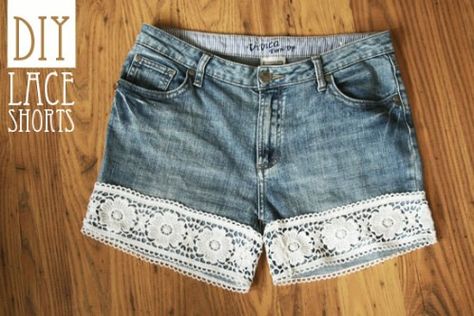 Lace Hemmed Shorts Diy Lace Shorts, Diy Denim Shorts, Jean Diy, Shorts Diy, Lace Jeans, Diy Jeans, Diy Shorts, Diy Vetement, Spring Shorts