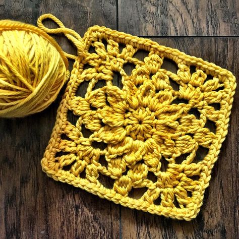 2nd chain from hook Crochet Squares, Crochet Hexagon, Crochet Blocks, Textile Fiber Art, Crochet Borders, Square Patterns, Crochet Square, Crochet Flower Patterns, Dyed Yarn