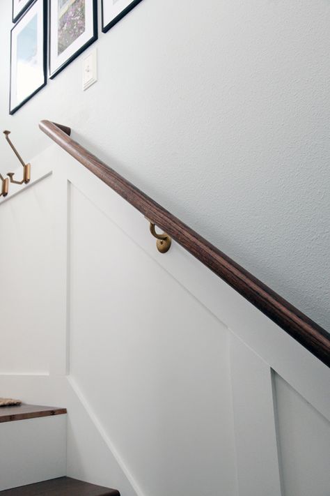 Stairway Handrail, Craftsman Stairs, Stairs Handrail, Basement Finishing Ideas, Diy Stair Railing, Wall Mounted Handrail, Wood Handrail, Handrail Design, Staircase Handrail