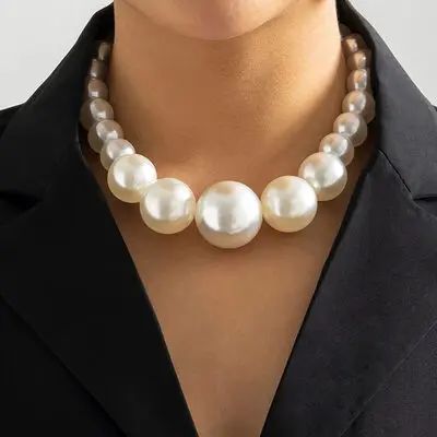 JJ's House Wedding & Party Jewelry (294942) | JJ's House Big Pearl Necklace, Chunky Pearl Necklace, Collar Chain, Pearl Necklace Wedding, Pearl Necklace Earrings, Neck Jewellery, Pearl Choker Necklace, Light Effects, Trendy Necklaces