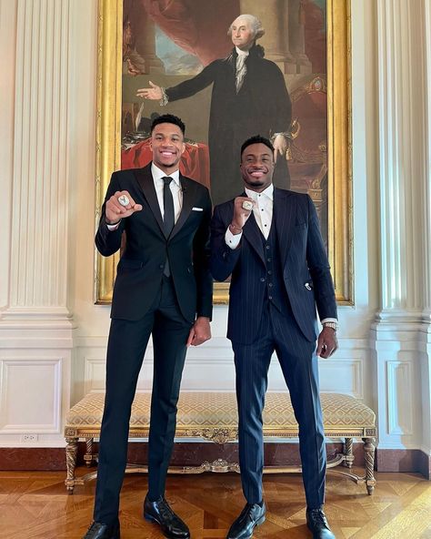 Giannis Ugo Antetokounmpo on Instagram: “What an awesome experience!! Unbelievable journey🤎🙏🏽 @thanasis_ante43” Antetokounmpo Brothers, Giannis Jersey, Lebron James Championship, Lakers Championships, Jersey Nike, Giannis Antetokounmpo, Lil Durk, Jersey Outfit, Nba Champions