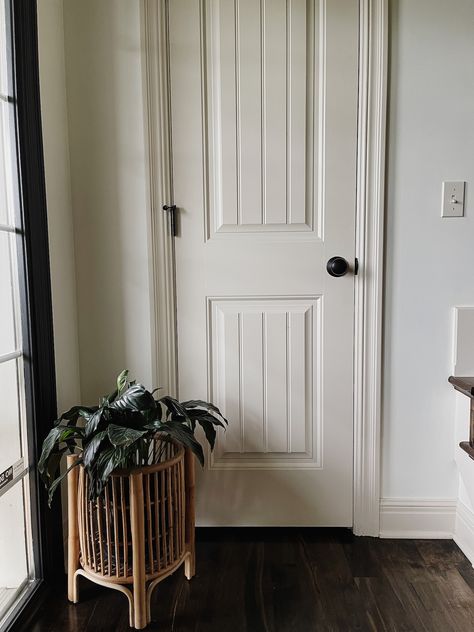 Pairing Creamy Trim with Warm White Walls - Life Love Larson Warm White Walls, Cream Paint Colors, Cream Furniture, Dark Trim, Shoji White, Cream Trim, Cream Walls, Cream Paint, White Paint Colors