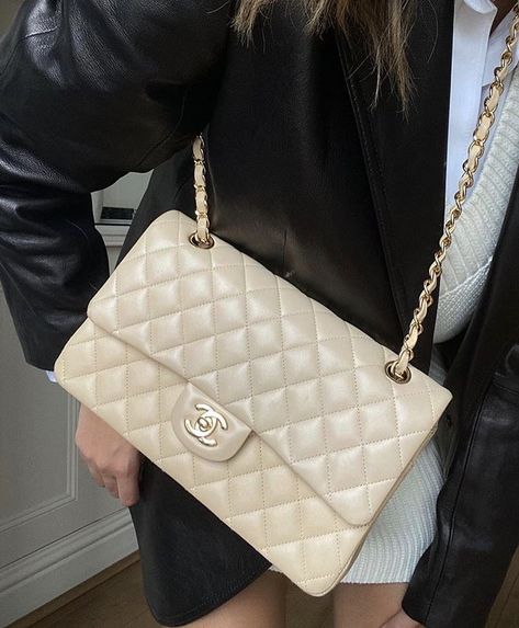 Chanel Beige Bag, Stylish School Bags, Chanel Beige, Beige Bag, Luxury Purses, Birkin Bag, Classic Flap, Bags Fashion, One Bag