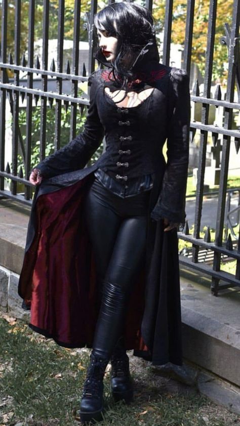 Steampunk Vampire Costume, Corset With Leather Pants, Goth Victorian Outfits, Gothic Atmosphere, Vampire Costume Women, Women Vampire, Waist Cape, Gothic Vampire Costume, Vampire Dress