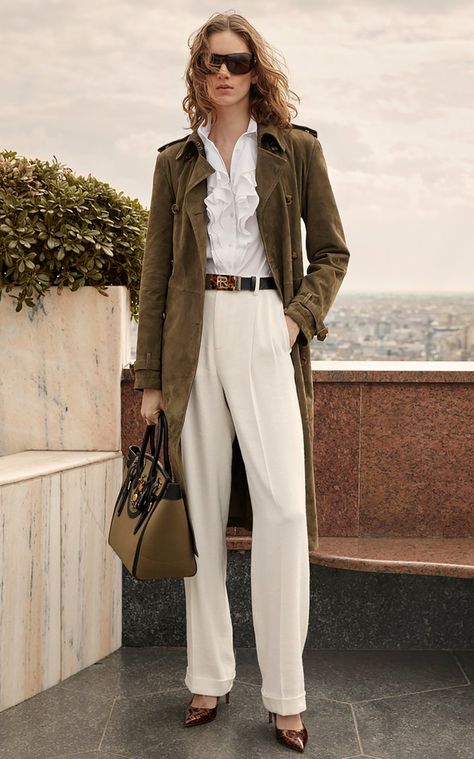 Ralph Lauren 2023 Winter, Ralph Lauren Winter Style, Ralph Lauren Resort 2023, Winter Outfits 2023 Classic, Ralph Lauren 2022 Women, Beige And Navy Blue Outfit, Ralph Lauren 2023 Women, Polo Ralph Lauren Outfits Women, Ralph Lauren Outfits Women Casual