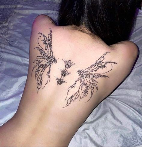 cyber gilisit tattoo style angel wings tattoo, tattoo place on back, asian model is lying on bed with back facing camera Back And Spine Tattoos For Women, Cute Back Tattoos For Women Spine, Tattoo Claims, Diy Bureau, Wing Tattoos On Back, Pretty Poison, Henna Inspo, Tato Henna, Tattoos Infinity