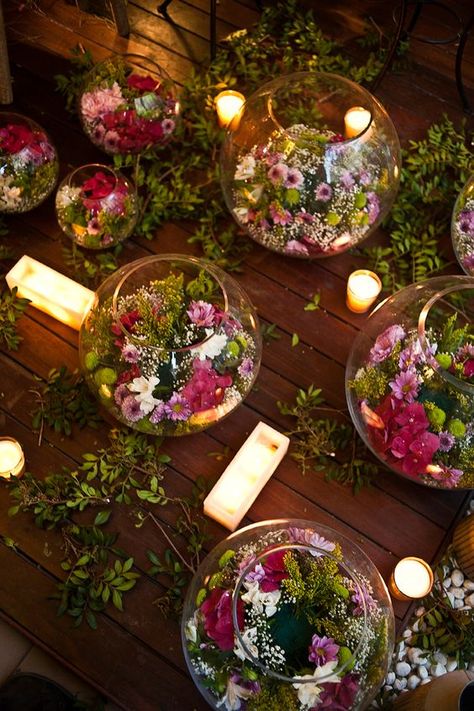 Love this idea with a flower arrangement to help with my flower allergies. It would help contain them for me. No Roses please. LD.: Enchanted Forest Prom, Enchanted Forest Decorations, Secret Garden Parties, Flowers And Candles, Interior Boho, Tafel Decor, Deco Champetre, Enchanted Forest Wedding, Flowers And Greenery