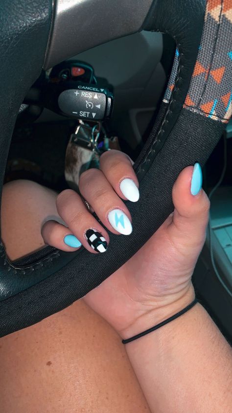 Easy Cute Gel Nails, Punchy Fall Nails, Cute Simple Country Nails, Race Inspired Nails, Simple Western Nails Almond, Nail Ideas Tips Only, Nails Design Western, Nail Ideas For The First Day Of School, Short Punchy Nails