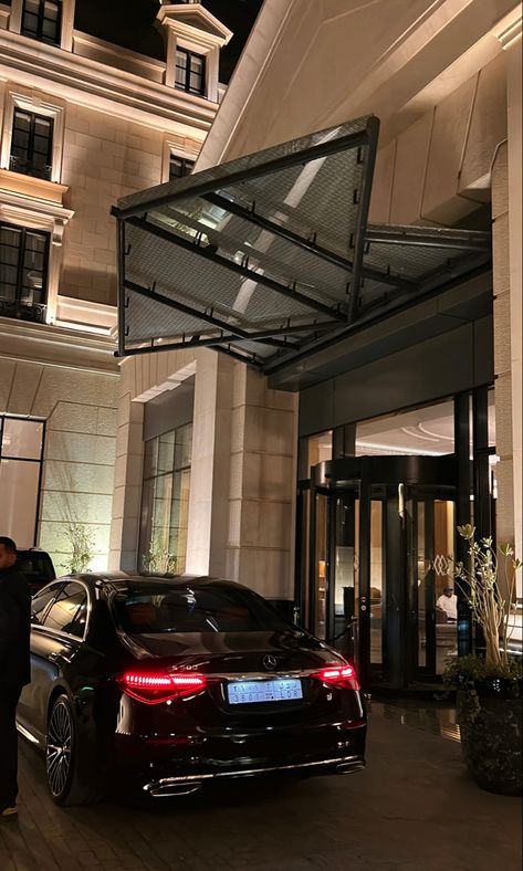Rich Vibes, Billionaire Lifestyle Luxury Living, Riyadh Saudi Arabia, Pink Tumblr Aesthetic, التصميم الخارجي للمنزل, Hotel Apartment, Night Scenery, Photo Collage Template, Luxury Aesthetic