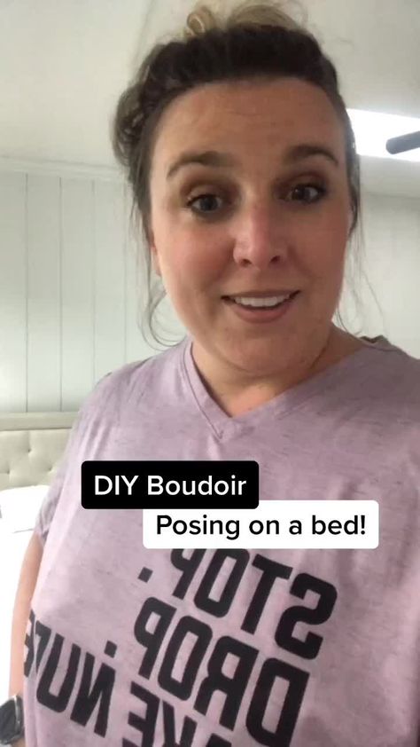 Diy Boudiour Photoshoot Polaroid Selfie, Diy Boudiour Photoshoot Phone Poses Plus Size, Flirty Selfie Poses, Diy Bourdier Photoshoot, Diy Budior Selfies, Diy Boudiour Photoshoot Phone Poses, Diy Boidour Poses, Boudiour Poloroid Ideas For Plus Size, At Home Diy Boudiour Photoshoot