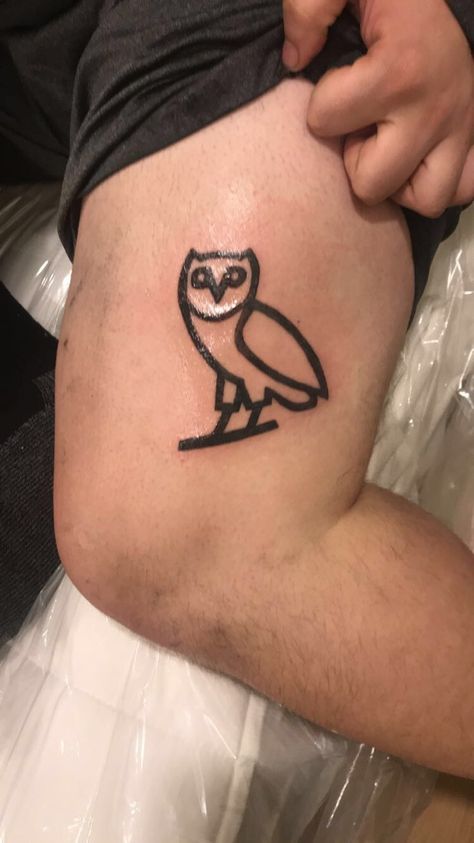ARTYST BROWNS TATS He wanted the Drake logo owl ... I think it came out pretty fukkin Dope! ...esp being one my first tats as a beginner Tatting, Hip Hop, Drake, Drake Logo, Drake Tattoo, Drake Tattoos, Owl Logo, Hip Hop And R&b, Things To Think About