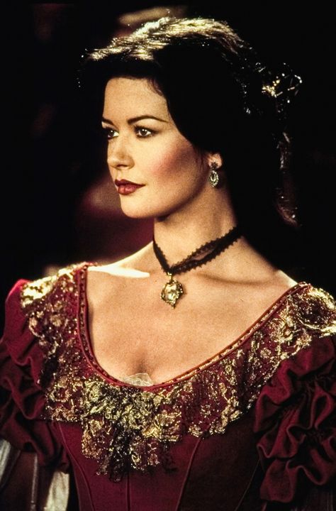 Catherine Zeta-Jones in The Mask of Zorro (1998) dir. Martin Campbell Catherine Zeta Jones Zorro, Zorro Movie, Mask Of Zorro, Cathrine Zeta Jones, The Mask Of Zorro, Zeta Jones, 2000 Fashion, Catherine Zeta Jones, Celebrity Design