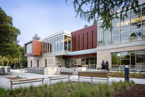 Los Gatos Public Library  / Noll & Tam Architects,© David Wakely Craftsman Bungalows, Library Architecture, Library Exterior, Entrance Ideas Entryway, Education Design Interior, Library Pictures, Window Trim Exterior, Eco Architecture, Exterior Remodel