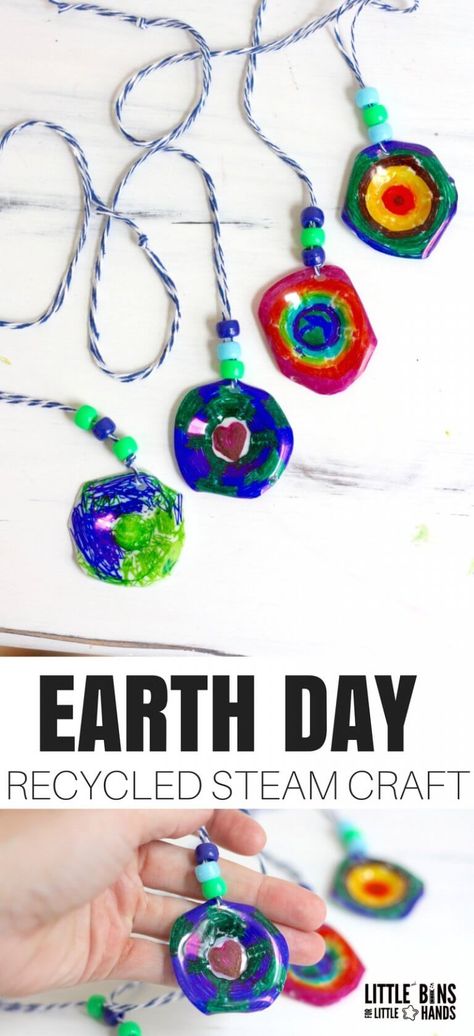 Earth Day Recyclable Craft - Little Bins for Little Hands Recycling Activities, Earth Week, Steam Ideas, Earth Day Projects, April Crafts, Recycled Crafts Kids, Stem Crafts, Recycled Art Projects, Science Crafts
