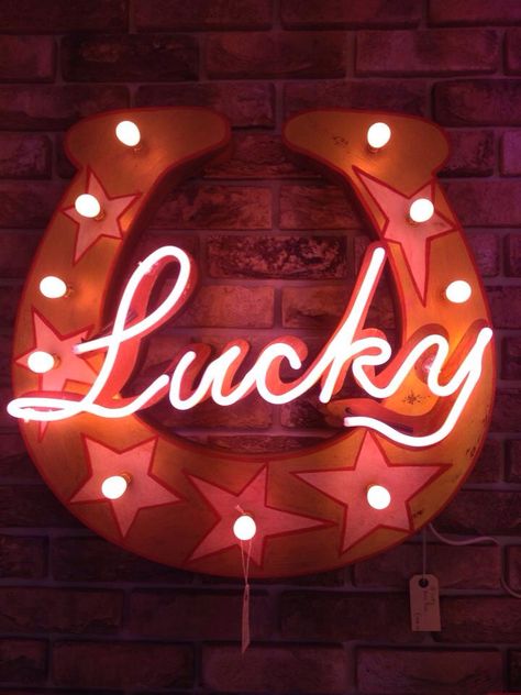 Lucky horseshoe Horse Shoe Wall Art, Coquette Country, Shoe Wall Art, Air Plain, Lucky Sign, Ranch Sign, Love Pink Wallpaper, Star Vintage, Coffee Ideas