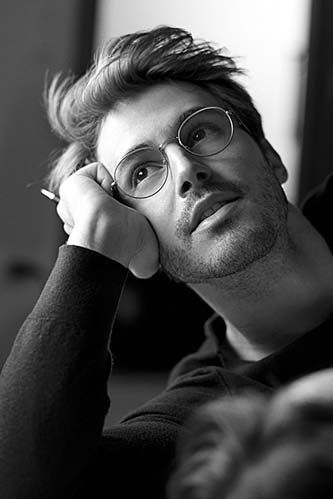 Wearing Glasses to Look Good: Yes or No? Oval Face Men, Male Portrait Poses, Pose Portrait, Mens Photoshoot Poses, Portrait Photography Men, Men Photoshoot, Man Photography, Men Photography, Best Poses For Men