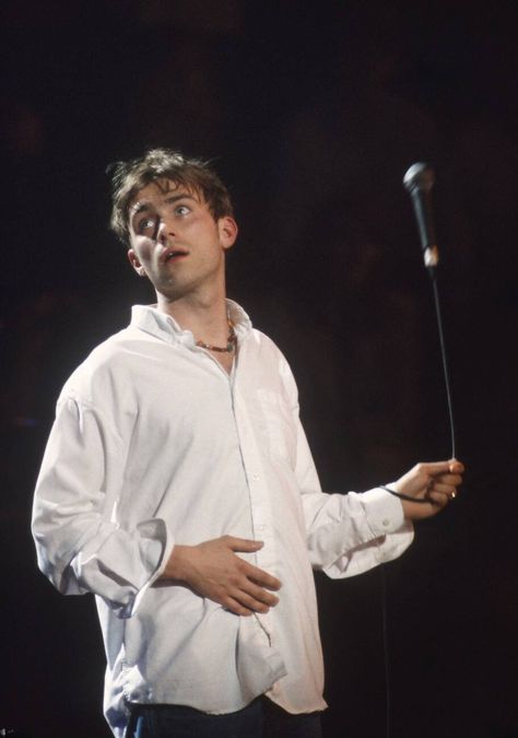 △tommy 𖤐 on Twitter: "in Paris during a Blur concert on November 24, 1995 by Jacques Loew https://t.co/U4fyUEYqkn" / Twitter Damon Albarn Top Of The Pops, 90s Damon Albarn, Young Damon Albarn, Blur Concert, Damon Albarn Young, Damon Albarn 90s, Damon Albarn Blur, Tunnel Of Love, Alt Rock