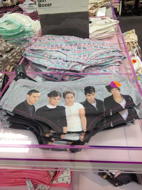 You look so good just standing there in your one direction underwear One Direction Pictures, Four One Direction, One Direction Merch, 1d Funny, 1d Imagines, One Direction Humor, One Direction Memes, 1d And 5sos, I Love One Direction