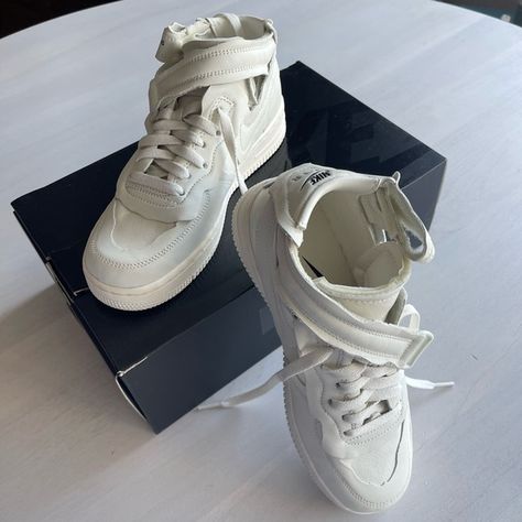 Nike Air Force 1 Comme des Garcons Triple White CDG AF1 Men's Size 5.5 (W 7) Comme Des Garcons Shoes, Cdg Converse, Garcons Converse, Comme Des Garcons Converse, Nike Air Force 1 Mid, Air Force 1 Mid, Converse White, Swim Shoes, Converse Men