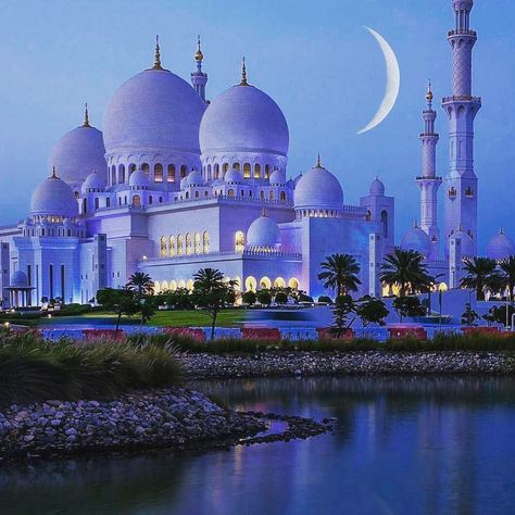 Sheikh Zayed Mosque, Abu Dhabi, UAE⠀ .⠀ Sheikh Zayed Mosque, one of the key worship sites of UAE, is arguably the largest mosque in the… El Rama, تاج محل, La Mecca, Mekka Islam, Zayed Mosque, Abu Dabi, Steel Door Design, Arsitektur Masjid, Sheikh Zayed Grand Mosque