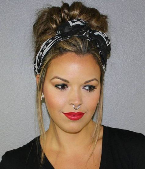 Messy Updo With A Bandana                                                                                                                                                                                 Más Bandana Updo, Cute Headband Hairstyles, Motorcycle Hairstyles, Hairdos For Short Hair, Bandana Hairstyles, Short Hair Updo, Scarf Hairstyles, Headband Hairstyles, Hair Dos