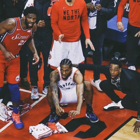 Kawhi Leonard's buzzer beater, bouncing, game 7 series winner. Drake Jokes, Cold Pictures, Michael Ballack, Buzzer Beater, Basketball Photos, Kawhi Leonard, Basketball Posters, Nba Pictures, Basketball Photography