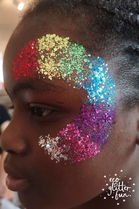This bold & bright kids rainbow glitter pride makeup is super easy to recreate using our biodegradable glitters! Create this fun children's Pride makeup look in two simple steps using the Pride Rainbow Box Kit of Biodegradable glitter (which comes with our glitter application vegan aloe vera gel!). The best part? £1 of every kit sold is donated to LGBT charity, Albert Kennedy Trust. Pride Glitter, Childrens Makeup, Glitter Face Paint, Glitter Roots, Face Glitter, Festival Makeup Glitter, Glitter Outfit, Drag Make-up, Glitter Makeup Looks