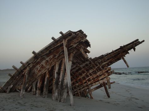 Matthias Helvar, Ship Wreck, Daniel Defoe, English Novels, Robinson Crusoe, Black Sails, Swan Song, Photographie Inspo, Boat Art