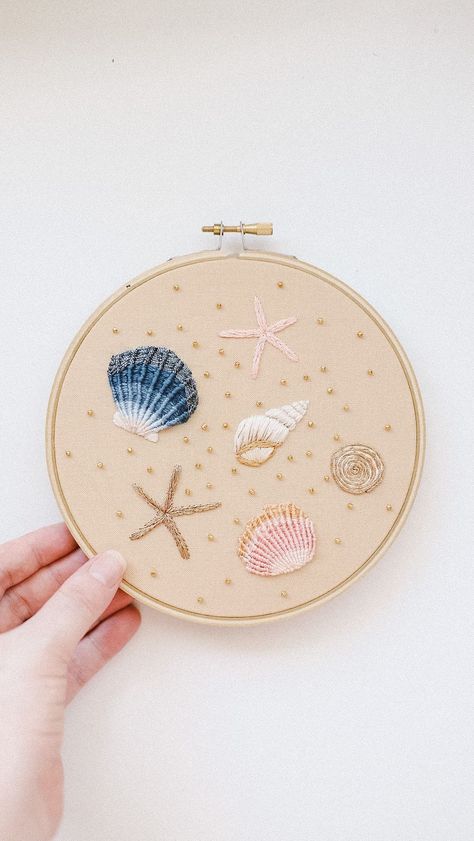 Hand Embroidery Beach Designs, Beachy Embroidery Patterns, Beach Hand Embroidery, Seashell Embroidery Pattern, Shell Embroidery Pattern, Embroidery Beach Designs, Shell Embroidery Design, Embroidery Cute Designs, Beach Embroidery Patterns