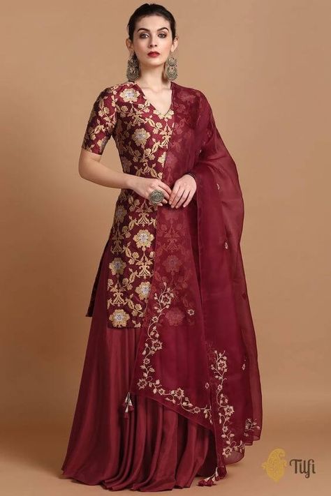 Slay This Festive Season With These Fiery Red Indian Outfit Ideas Red Indian Outfit, Lehnga Dress, Suit Skirt, Indian Gowns Dresses, Kurti Designs Party Wear, Kurta Designs Women, Indian Gowns, Designer Party Wear Dresses, Katan Silk