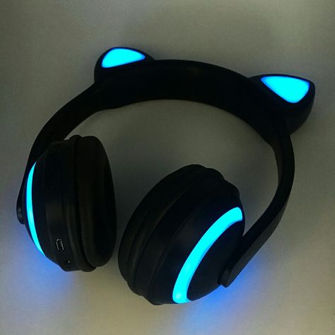 Wireless Cat Ear Headphones  Main features: + Cute cat ear headphones + Bluetooth 4.1 for wireless music, phone calls + TF card, AUX line in or optional FM mode + Make it with your brand at MOQ 500pcs  Matthew / Kingsun Headphones Matthew.ks@earphoneswholesale.com Solutions for music, phones calls; Solutions for airplane, buses, hotel, hospital, SPA etc Open Back Headphones, Cool Headphones, Hd Wallpaper Girly, Headphone Decoration, Headphone Outfit, Cat Headphones, Head Phones, New Headphones, Cute Headphones